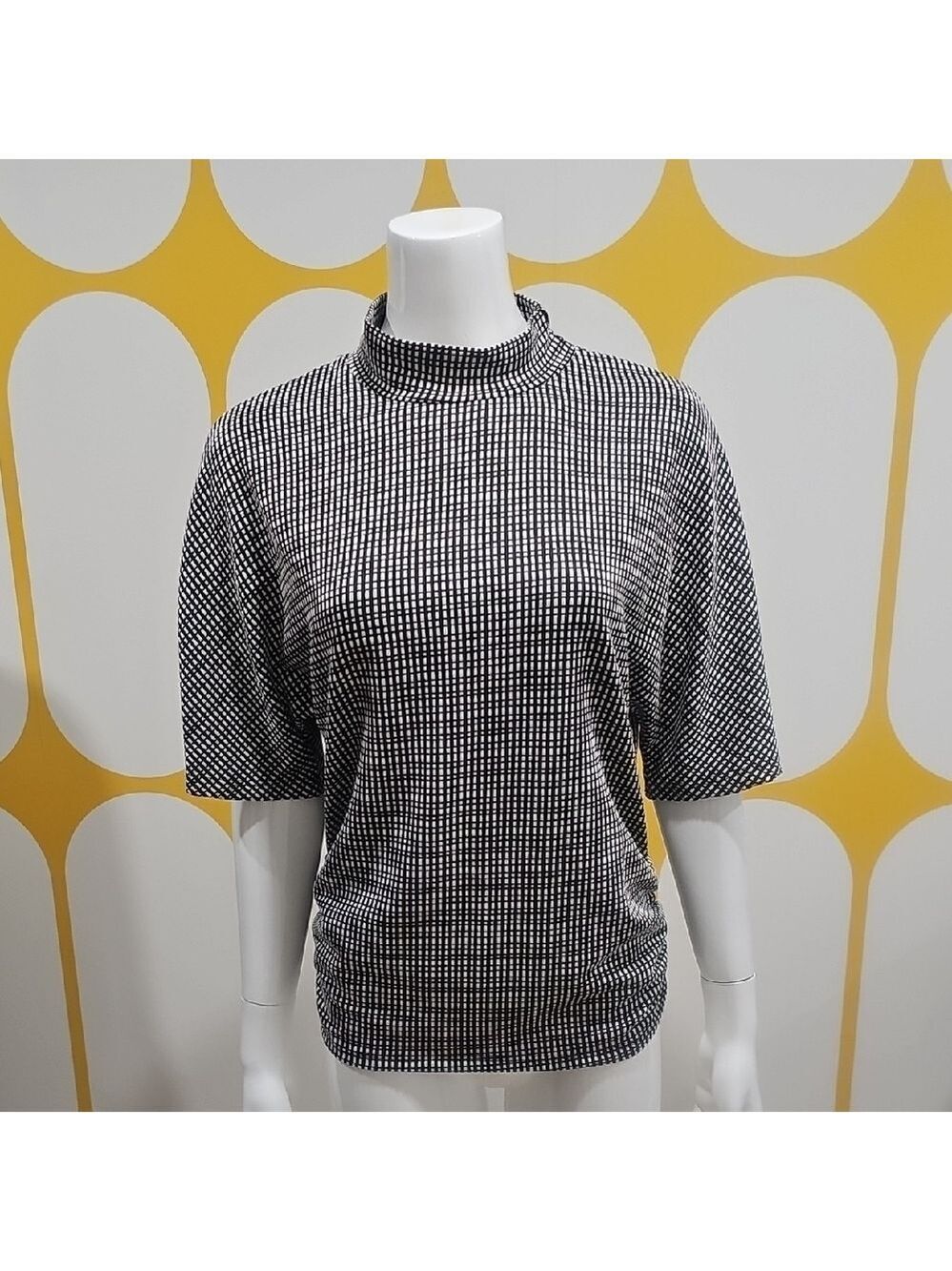 Classic Capsule Wardrobe Black/ White Checked KnitTop Short Sleeve Size L Office